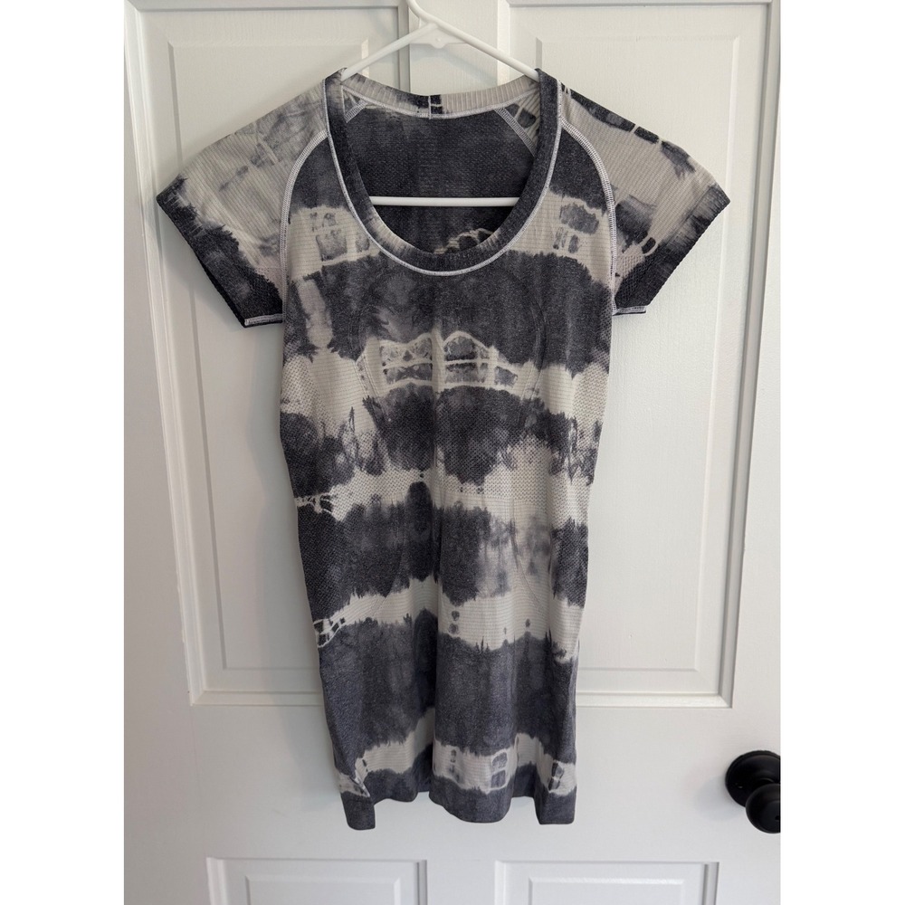 Lululemon Swiftly Tech Short Sleeve Tie Dye Gray White Top Size‎ 4